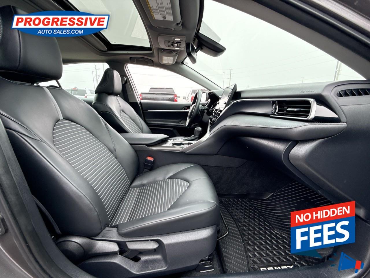 2022 Toyota Camry HYBRID SE Photo