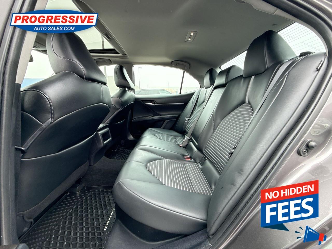 2022 Toyota Camry HYBRID SE Photo