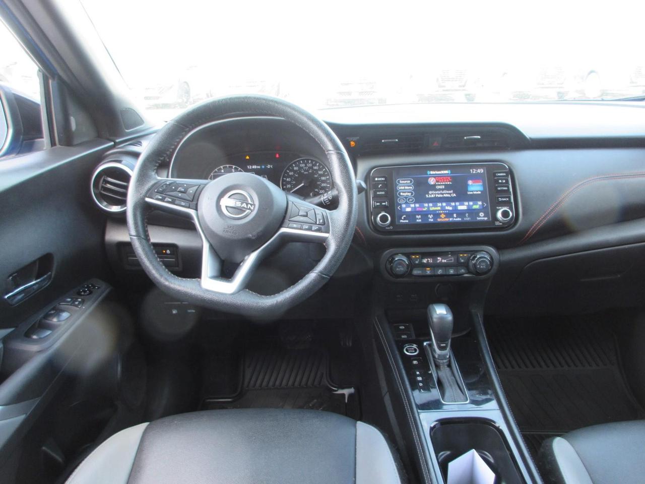 2022 Nissan Kicks SR Photo