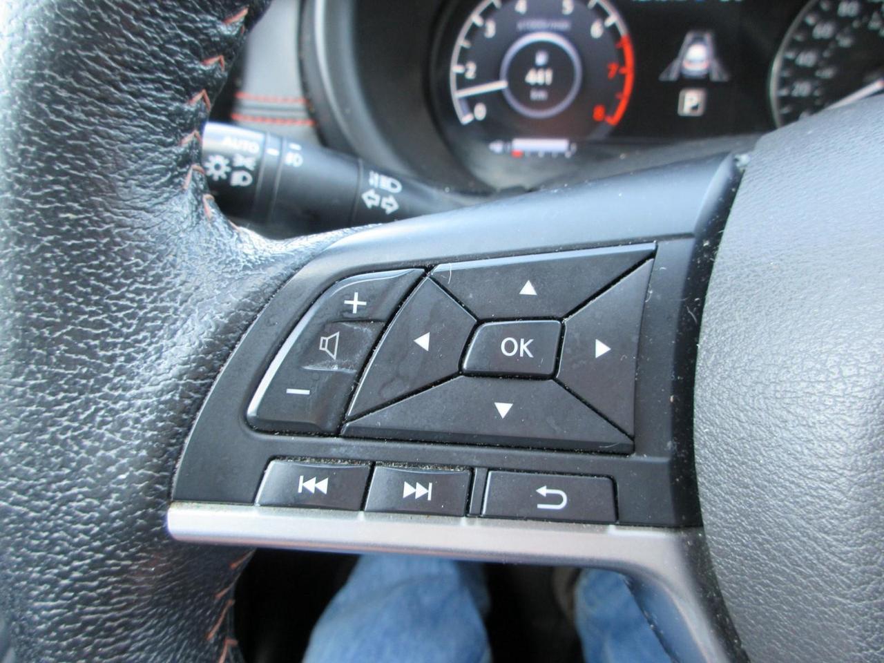 2022 Nissan Kicks SR Photo