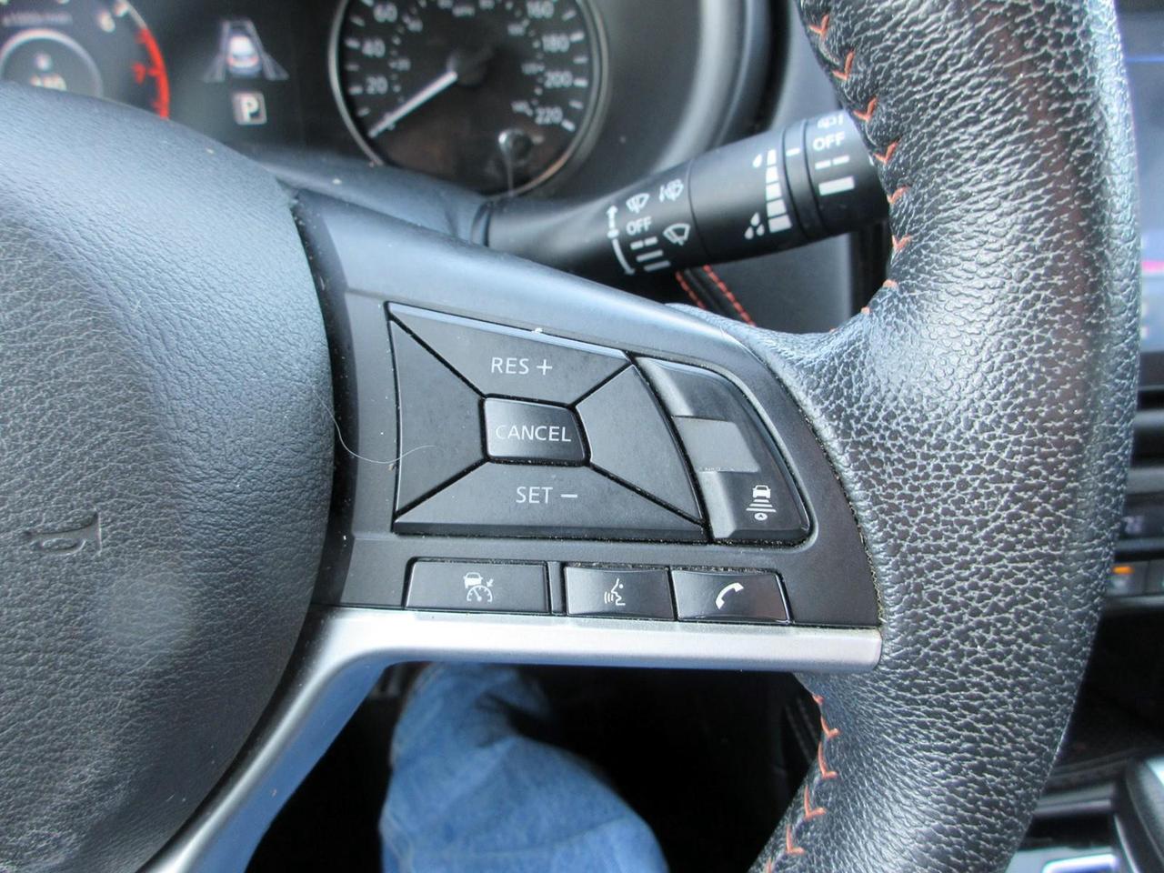 2022 Nissan Kicks SR Photo