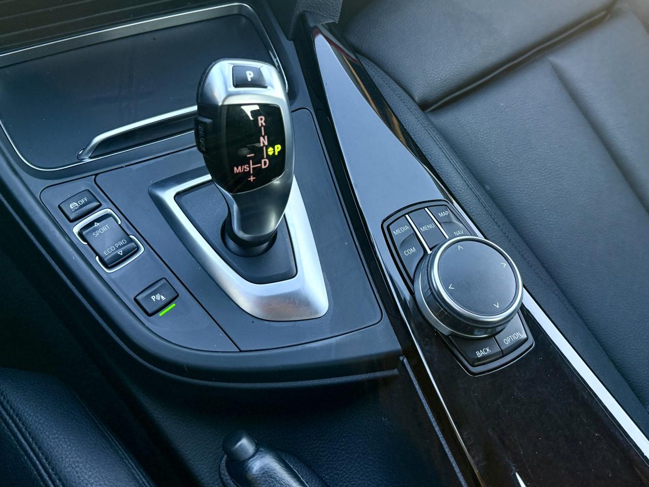 2017 BMW 3 Series FINANCING AVAILABLE Photo11