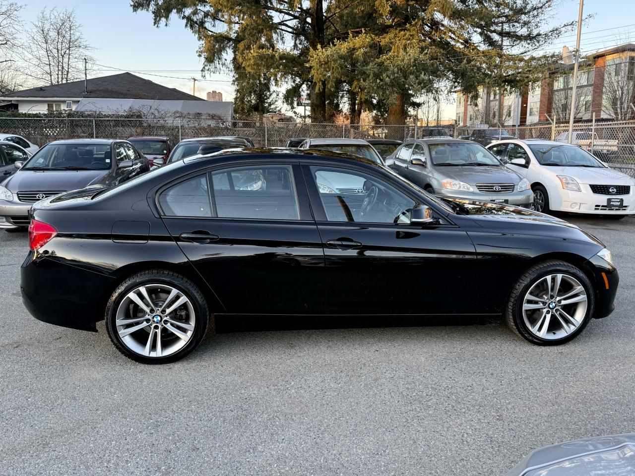 2017 BMW 3 Series FINANCING AVAILABLE Photo4