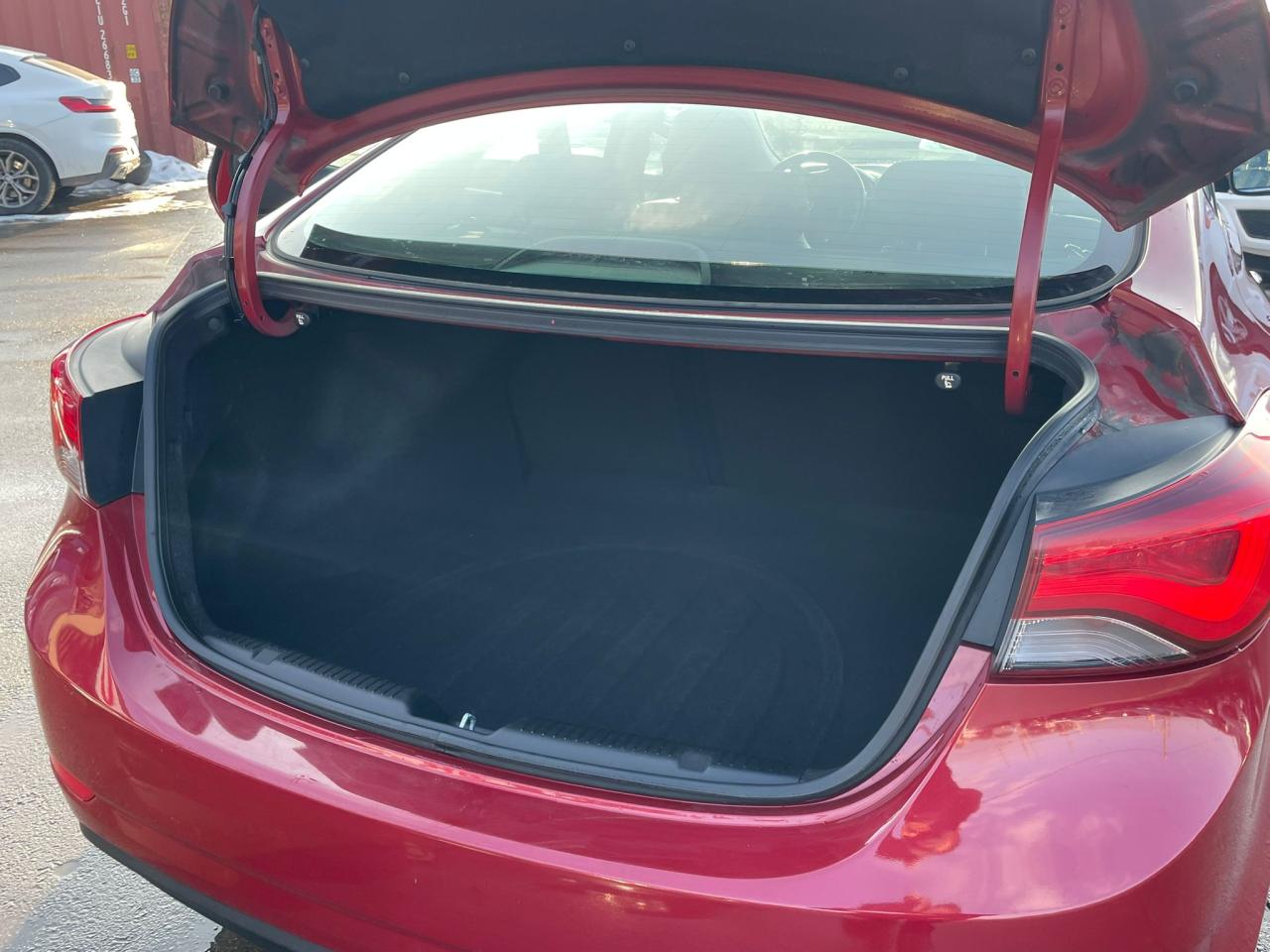 2016 Hyundai Elantra AUTO LIMITED NAVIGATION NO ACCIDENT LEATHER SUNROO Photo