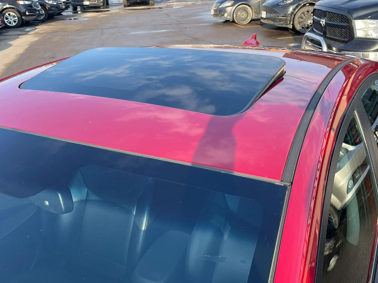 2016 Hyundai Elantra AUTO LIMITED NAVIGATION NO ACCIDENT LEATHER SUNROO Photo