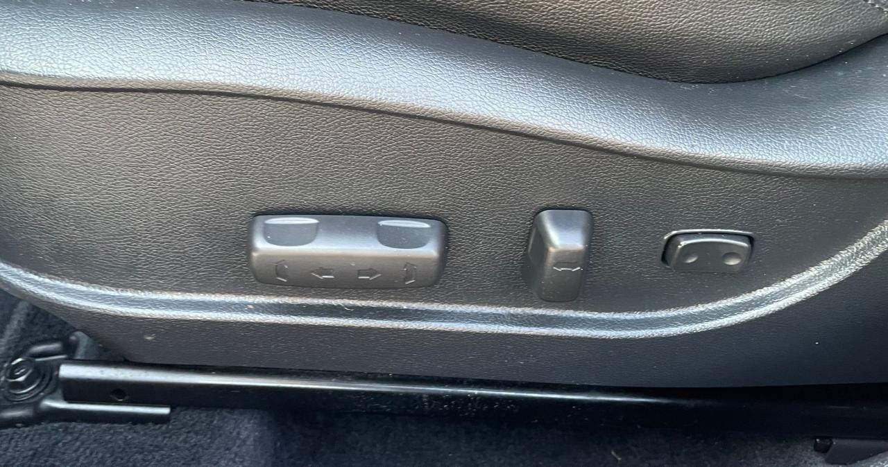 2016 Hyundai Elantra AUTO LIMITED NAVIGATION NO ACCIDENT LEATHER SUNROO Photo