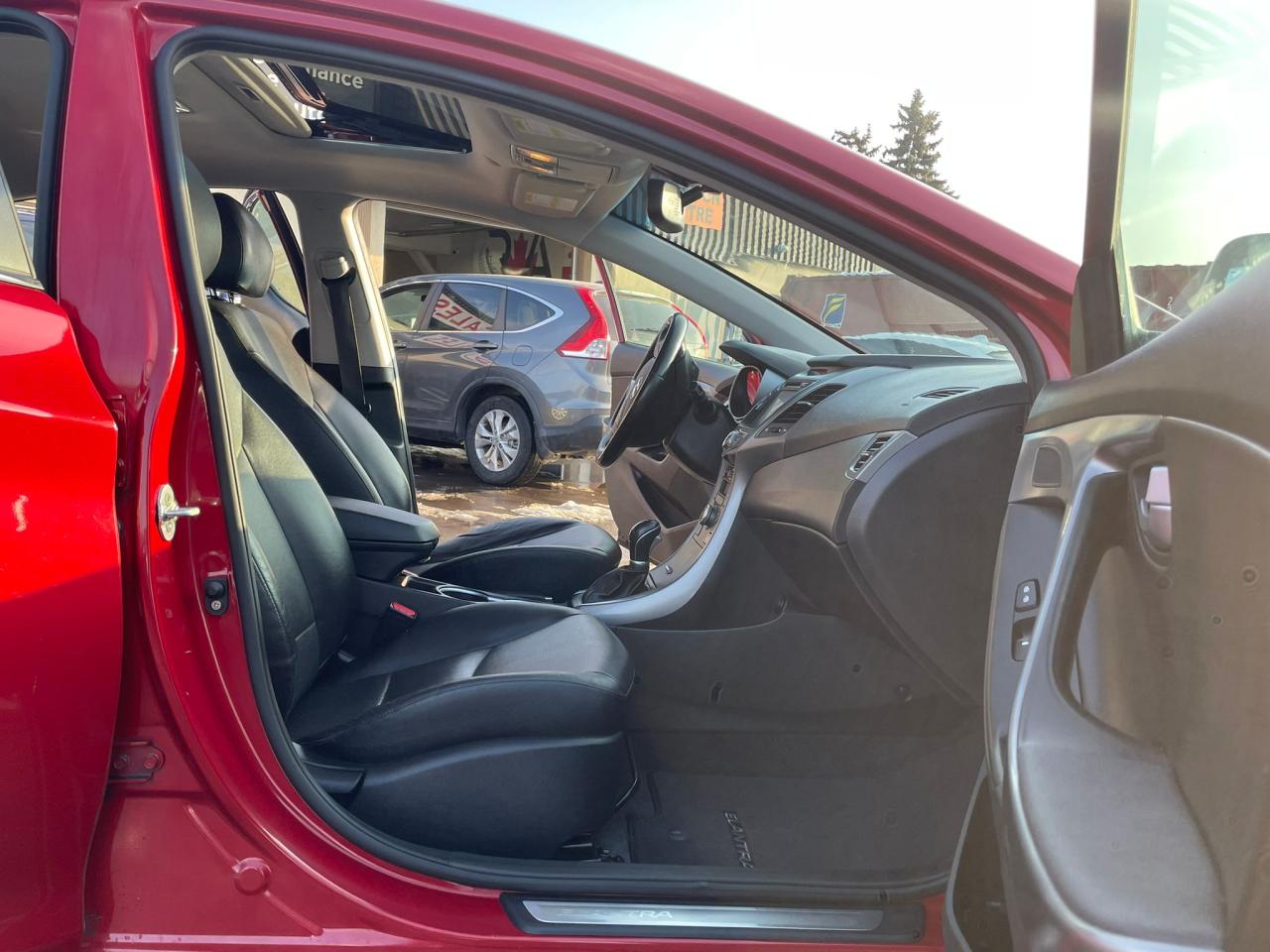 2016 Hyundai Elantra AUTO LIMITED NAVIGATION NO ACCIDENT LEATHER SUNROO Photo