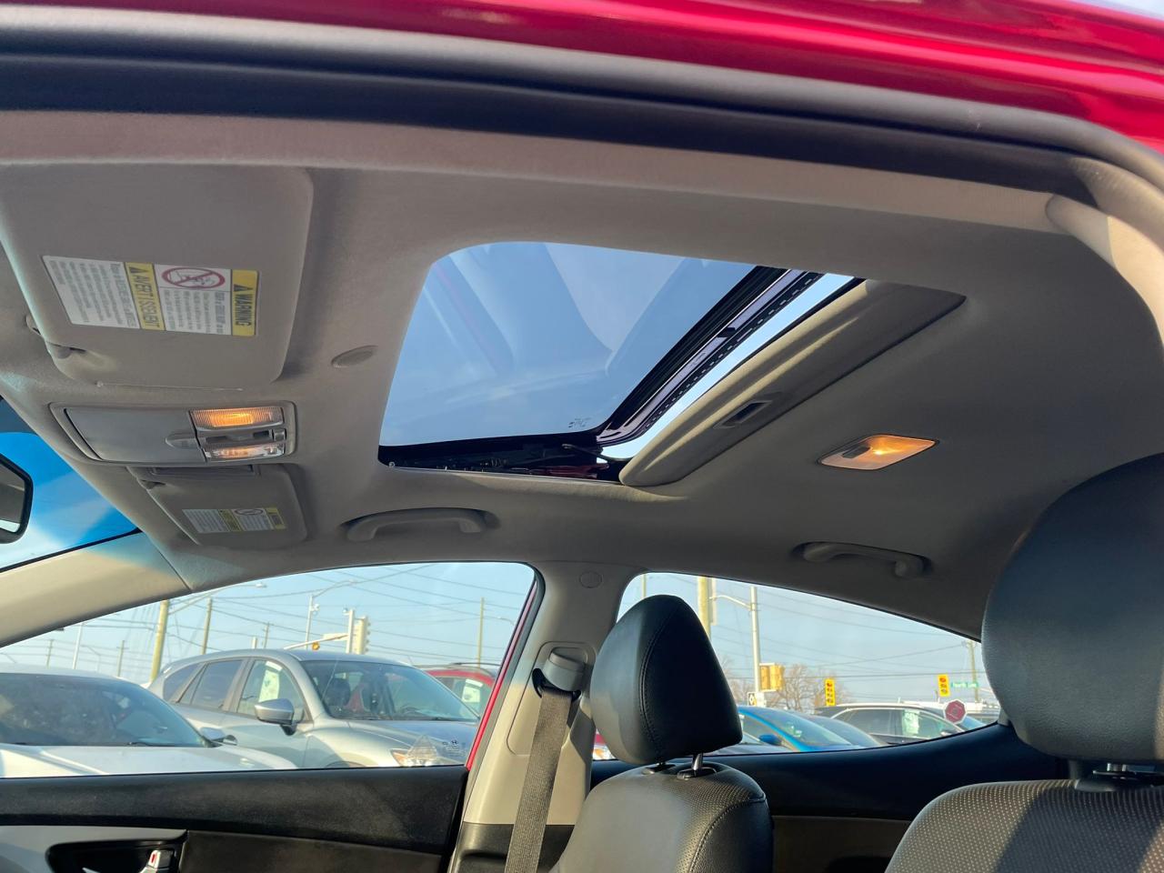 2016 Hyundai Elantra AUTO LIMITED NAVIGATION NO ACCIDENT LEATHER SUNROO Photo