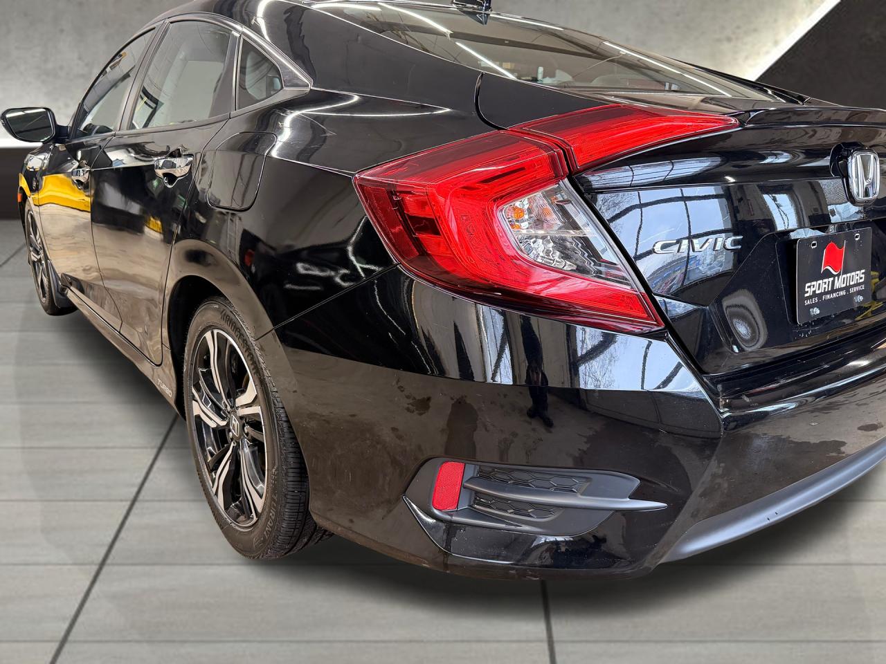 2017 Honda Civic Touring+Leather+Roof+CLEAN CARFAX Photo108