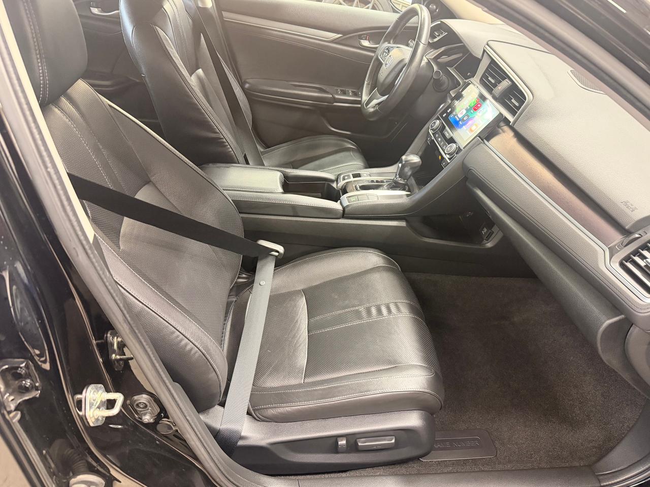 2017 Honda Civic Touring+Leather+Roof+CLEAN CARFAX Photo26