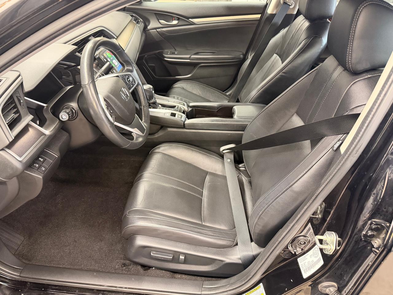 2017 Honda Civic Touring+Leather+Roof+CLEAN CARFAX Photo87