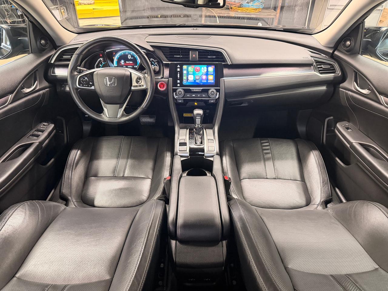 2017 Honda Civic Touring+Leather+Roof+CLEAN CARFAX Photo2