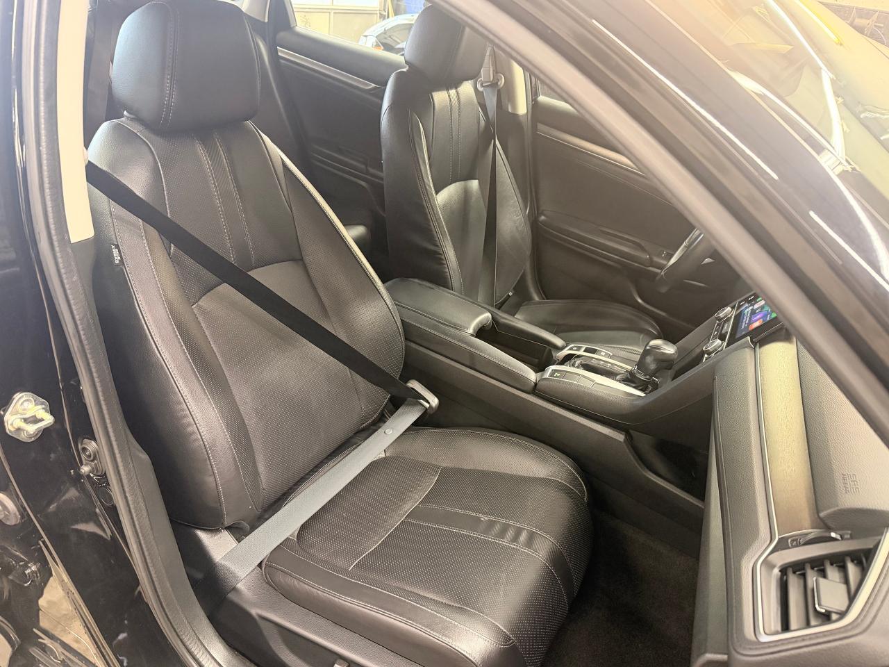 2017 Honda Civic Touring+Leather+Roof+CLEAN CARFAX Photo92