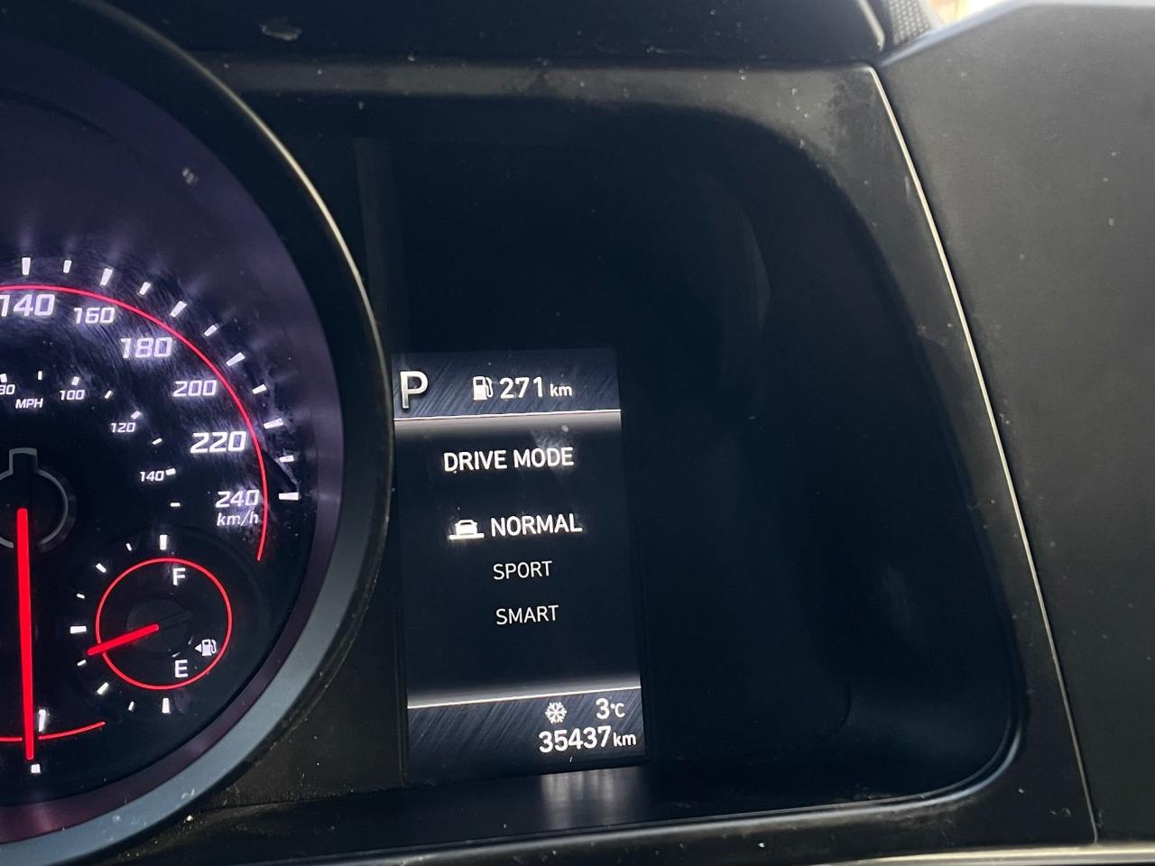 2022 Hyundai Elantra Preferred *HEATED SEAT & STEERING, LOW KM, SAFETY* Photo