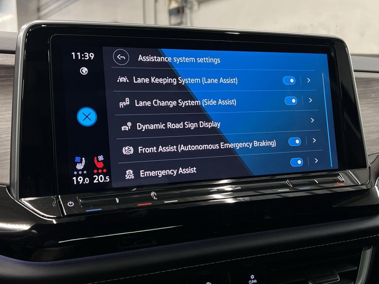 2024 Volkswagen Atlas EXCELINE RLINE| AWD | 7-PASS | LEATHER | PANO ROOF Photo