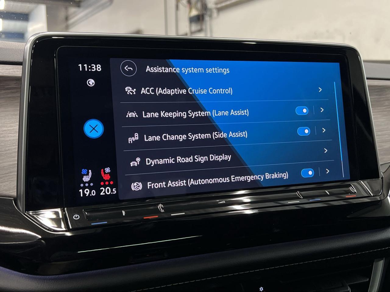 2024 Volkswagen Atlas EXCELINE RLINE| AWD | 7-PASS | LEATHER | PANO ROOF Photo