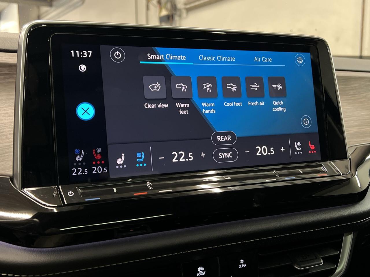 2024 Volkswagen Atlas EXCELINE RLINE| AWD | 7-PASS | LEATHER | PANO ROOF Photo