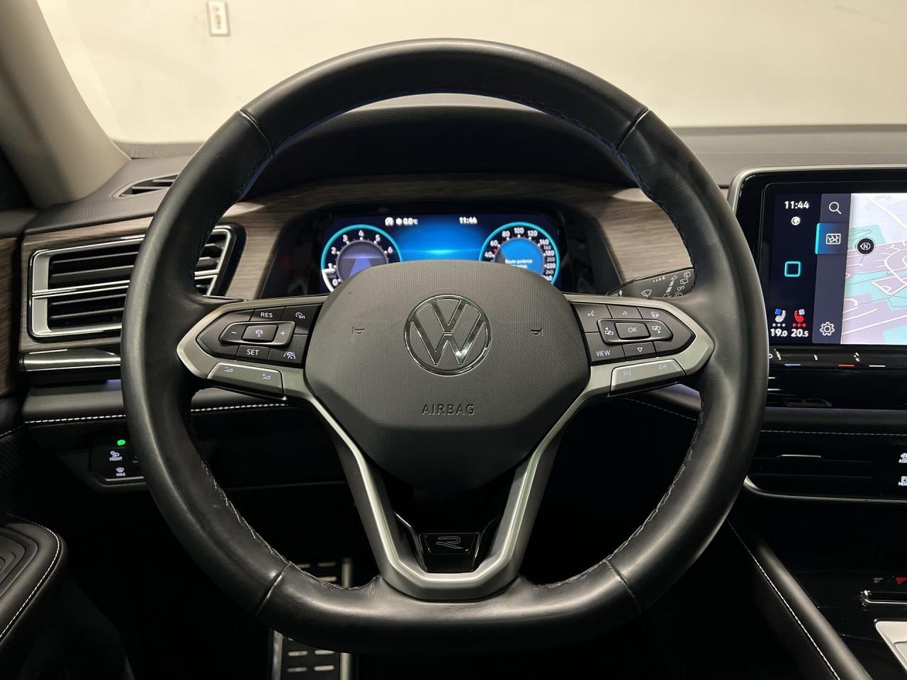 2024 Volkswagen Atlas EXCELINE RLINE| AWD | 7-PASS | LEATHER | PANO ROOF Photo