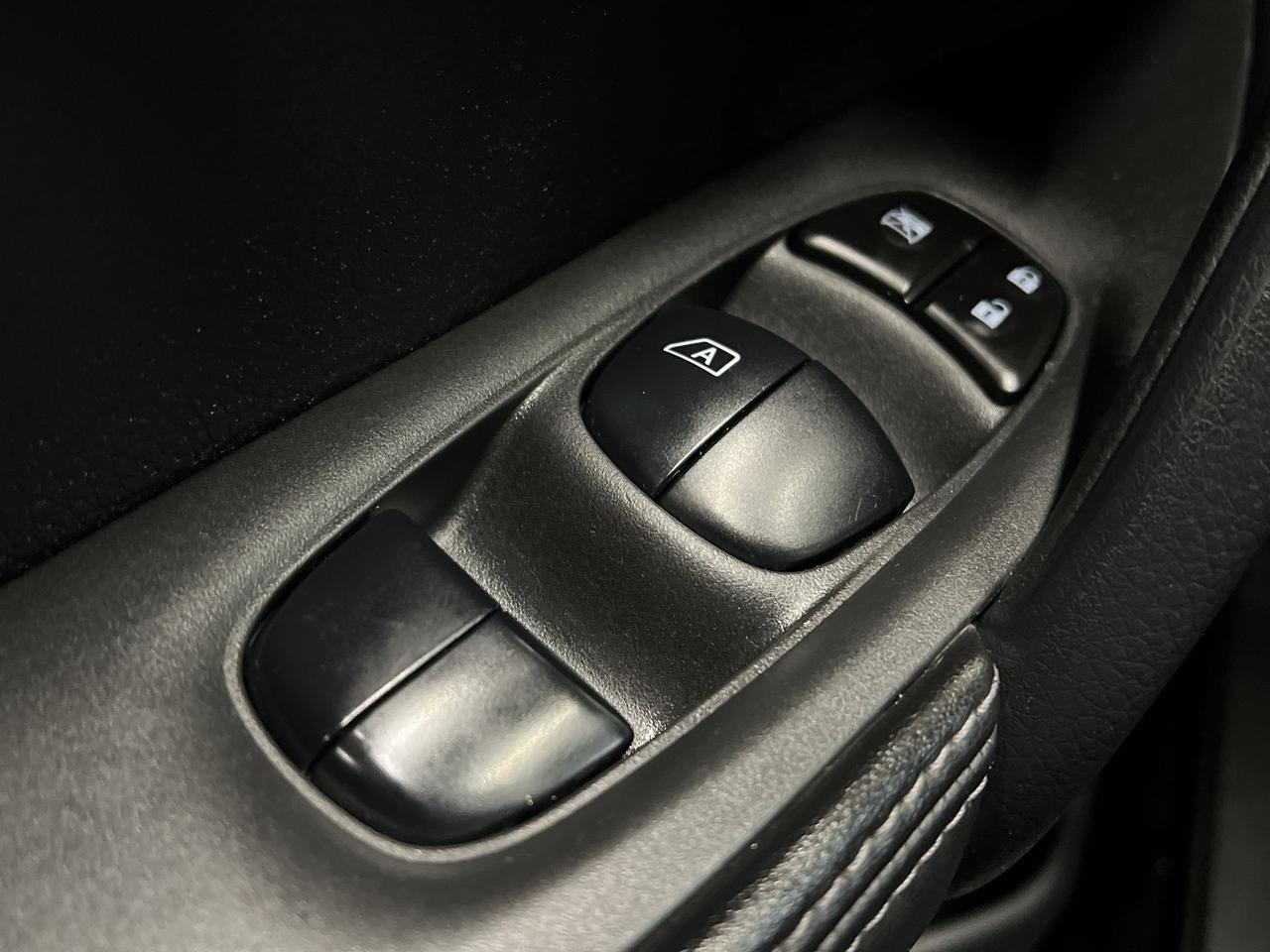 2021 Nissan Qashqai ONLY 62,000KMS! |HTD SEATS | CARPLAY |ALLOYS | A/C Photo
