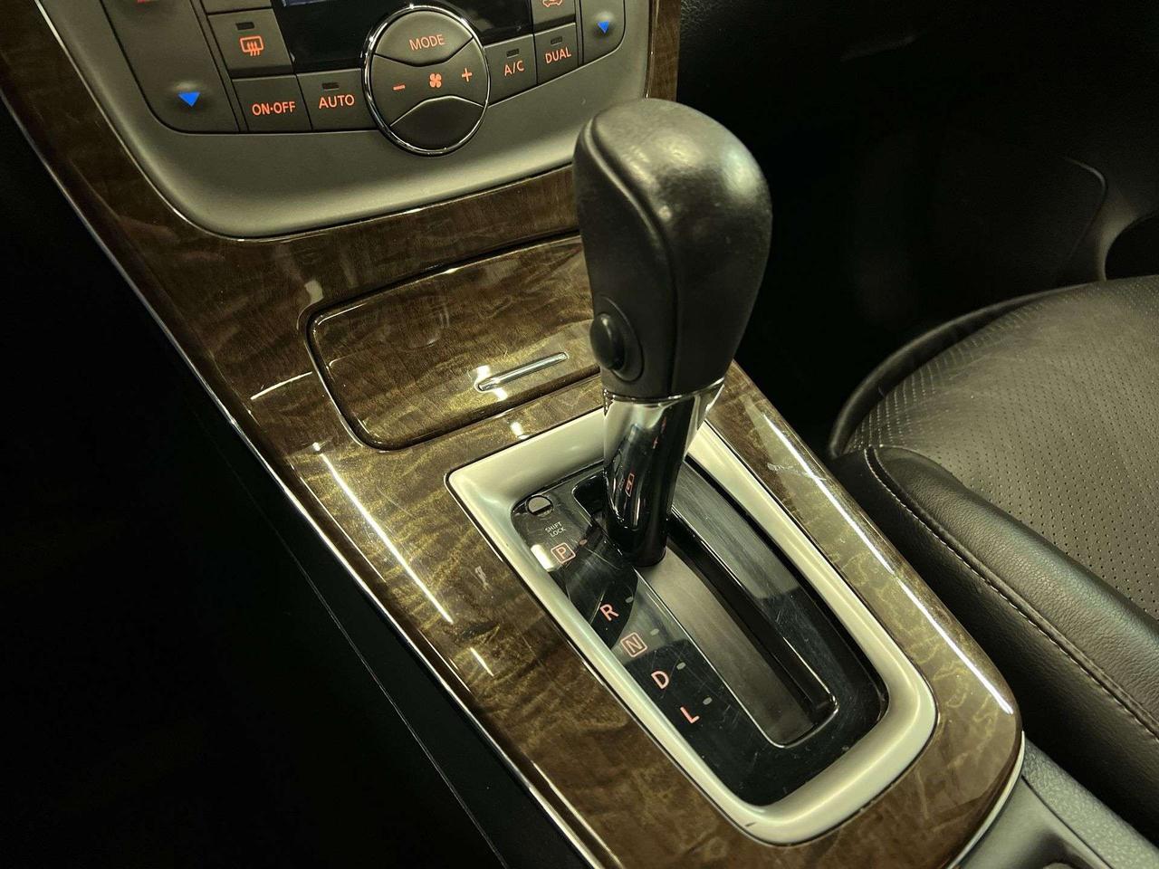 2014 Nissan Sentra SL | LOW KMS! | HTD LEATHER | SUNROOF | BLUETOOTH Photo