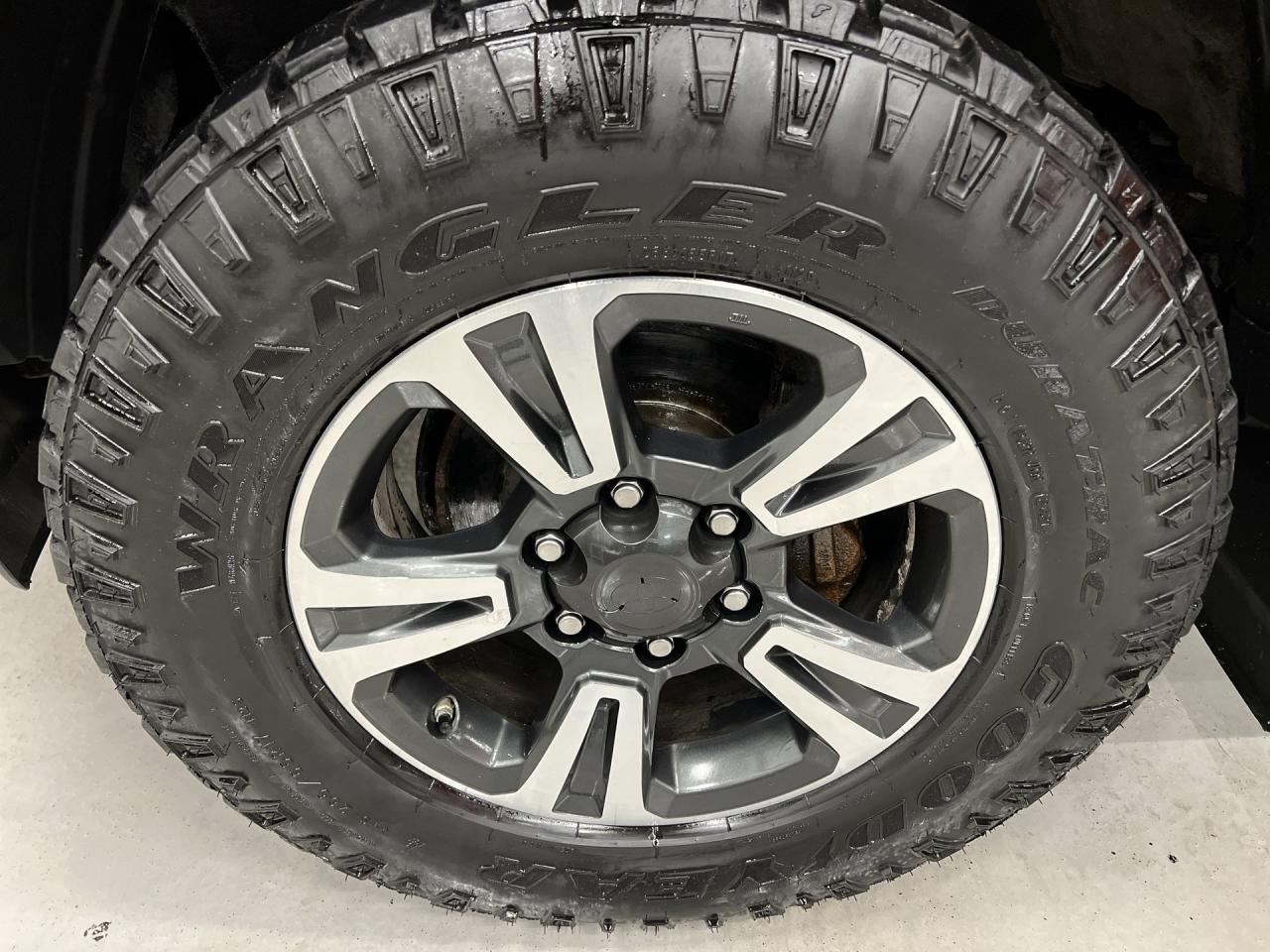 2017 Toyota Tacoma TRD SPORT 4X4 | DBL CAB | 3.5L V6 | NAV | ALLOYS Photo