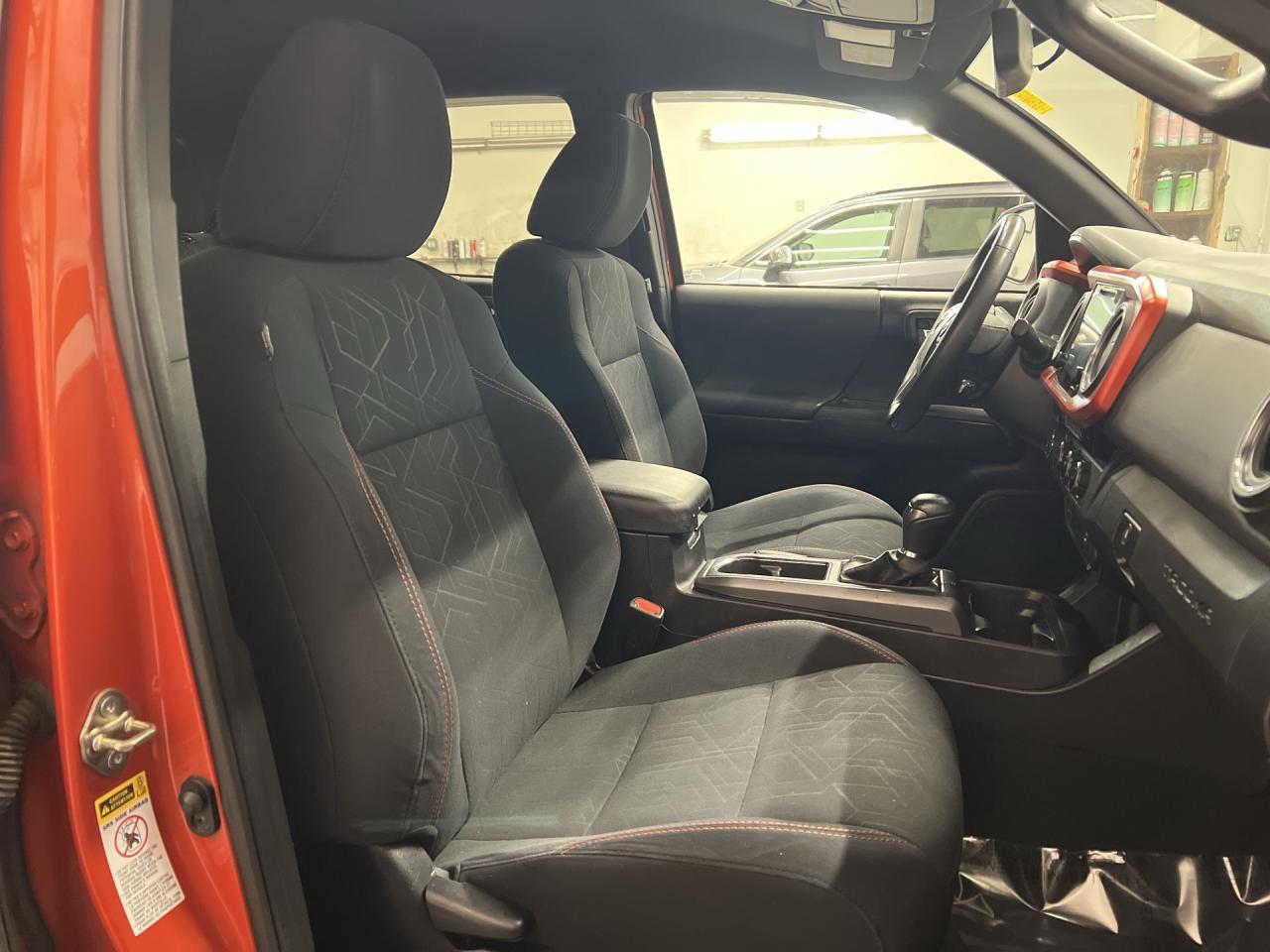 2017 Toyota Tacoma TRD SPORT 4X4 | DBL CAB | 3.5L V6 | NAV | ALLOYS Photo