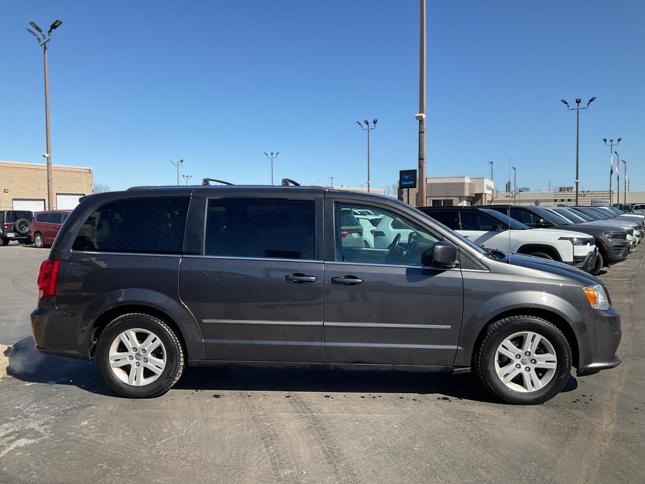 2017 Dodge Grand Caravan NAV / BLUETOOTH / DVD / RMT START HTD SEATS+WHEEL Photo