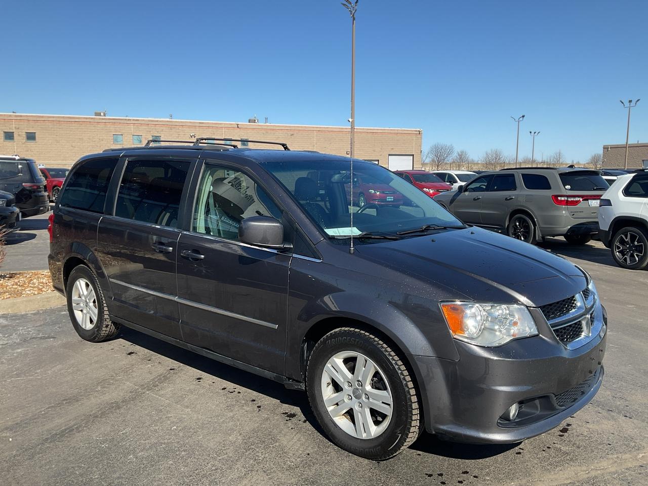 2017 Dodge Grand Caravan NAV / BLUETOOTH / DVD / RMT START HTD SEATS+WHEEL Photo2