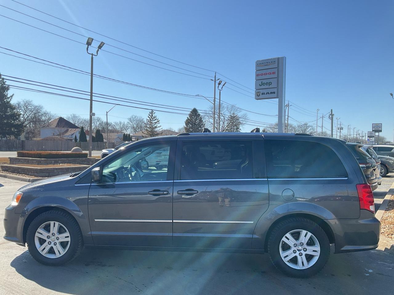2017 Dodge Grand Caravan NAV / BLUETOOTH / DVD / RMT START HTD SEATS+WHEEL Photo