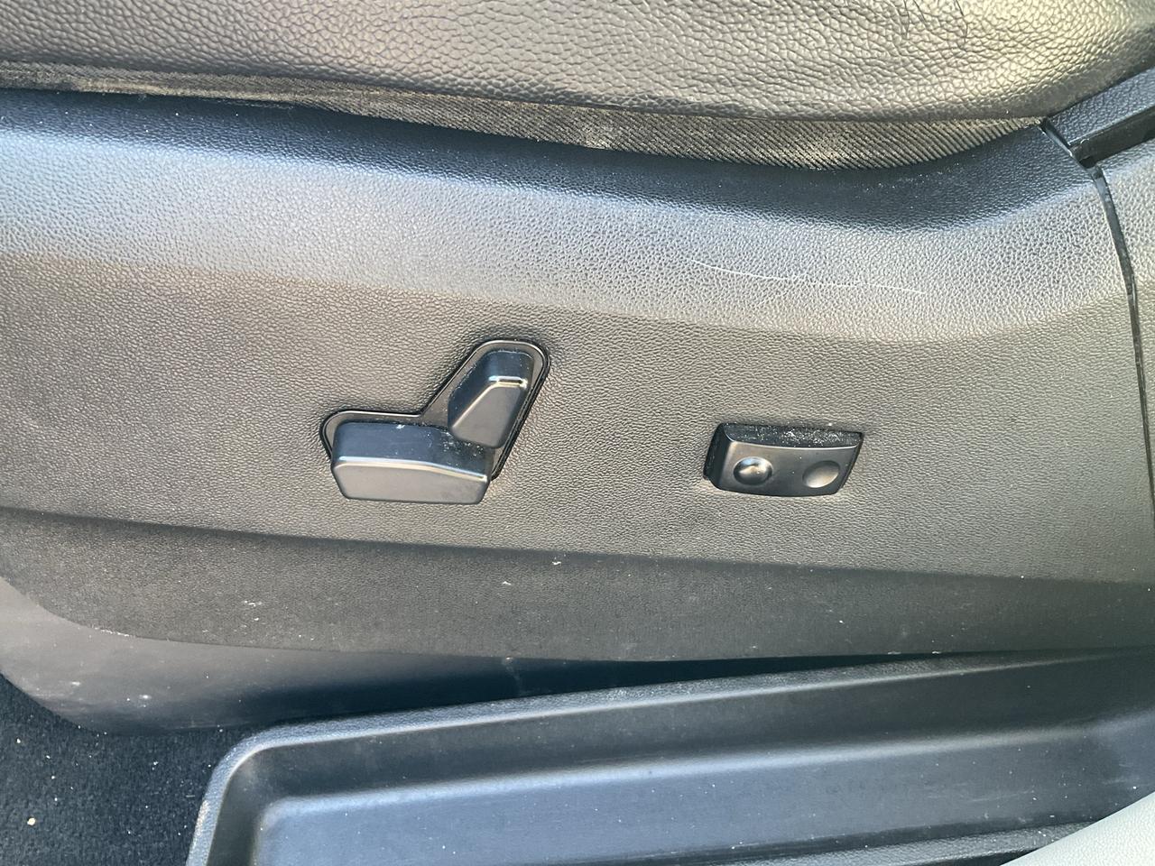 2017 Dodge Grand Caravan NAV / BLUETOOTH / DVD / RMT START HTD SEATS+WHEEL Photo