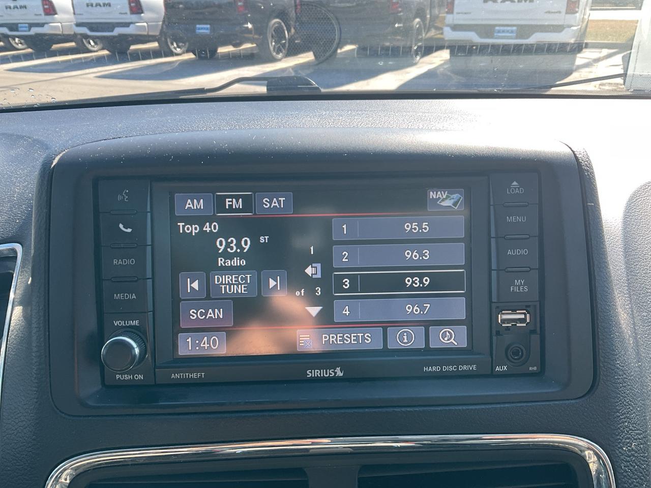 2017 Dodge Grand Caravan NAV / BLUETOOTH / DVD / RMT START HTD SEATS+WHEEL Photo