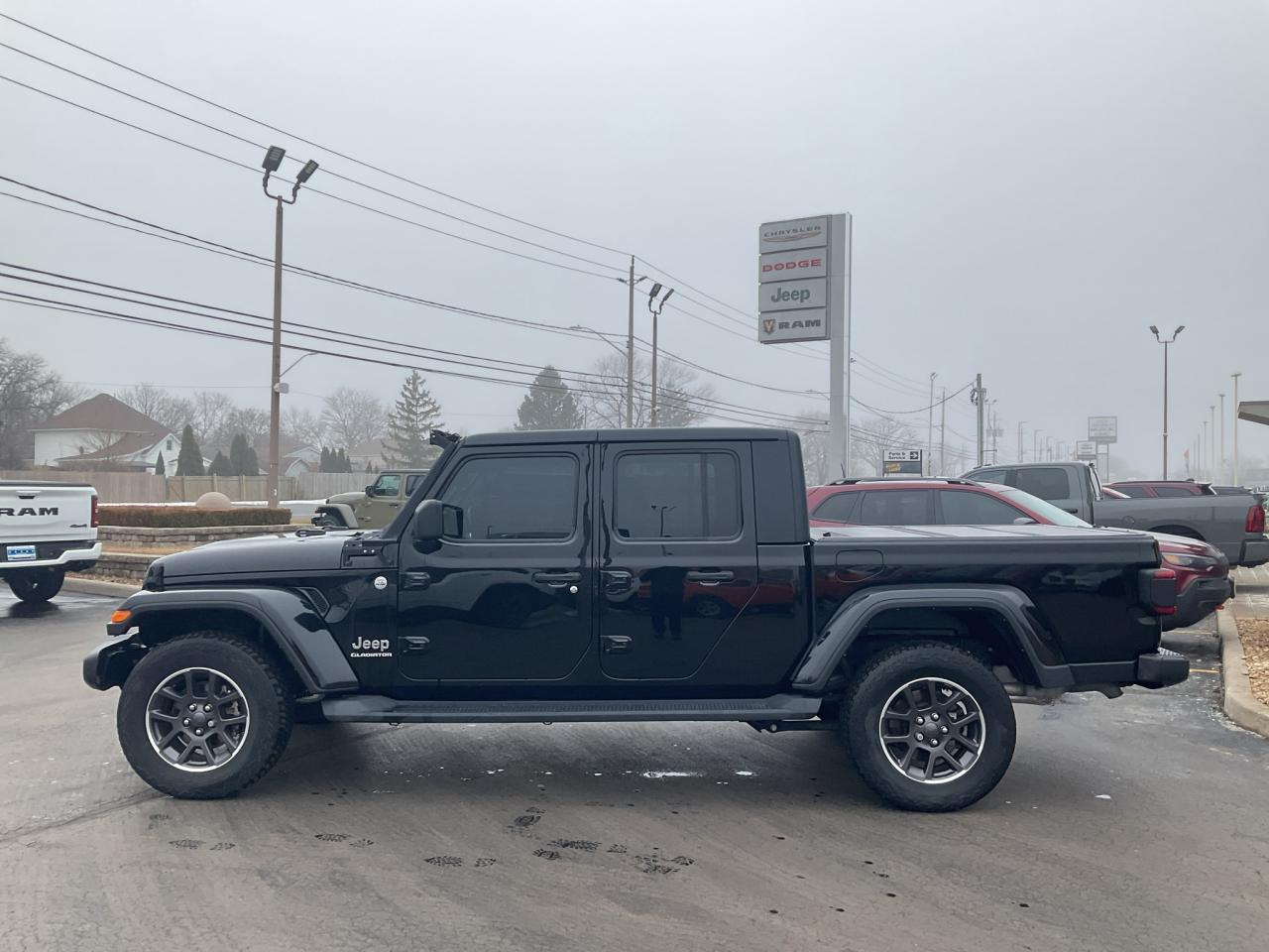 2021 Jeep Gladiator TRAILER TOW / TRAC-LOK DIFFERENTIAL / ALPINE SOUND Photo
