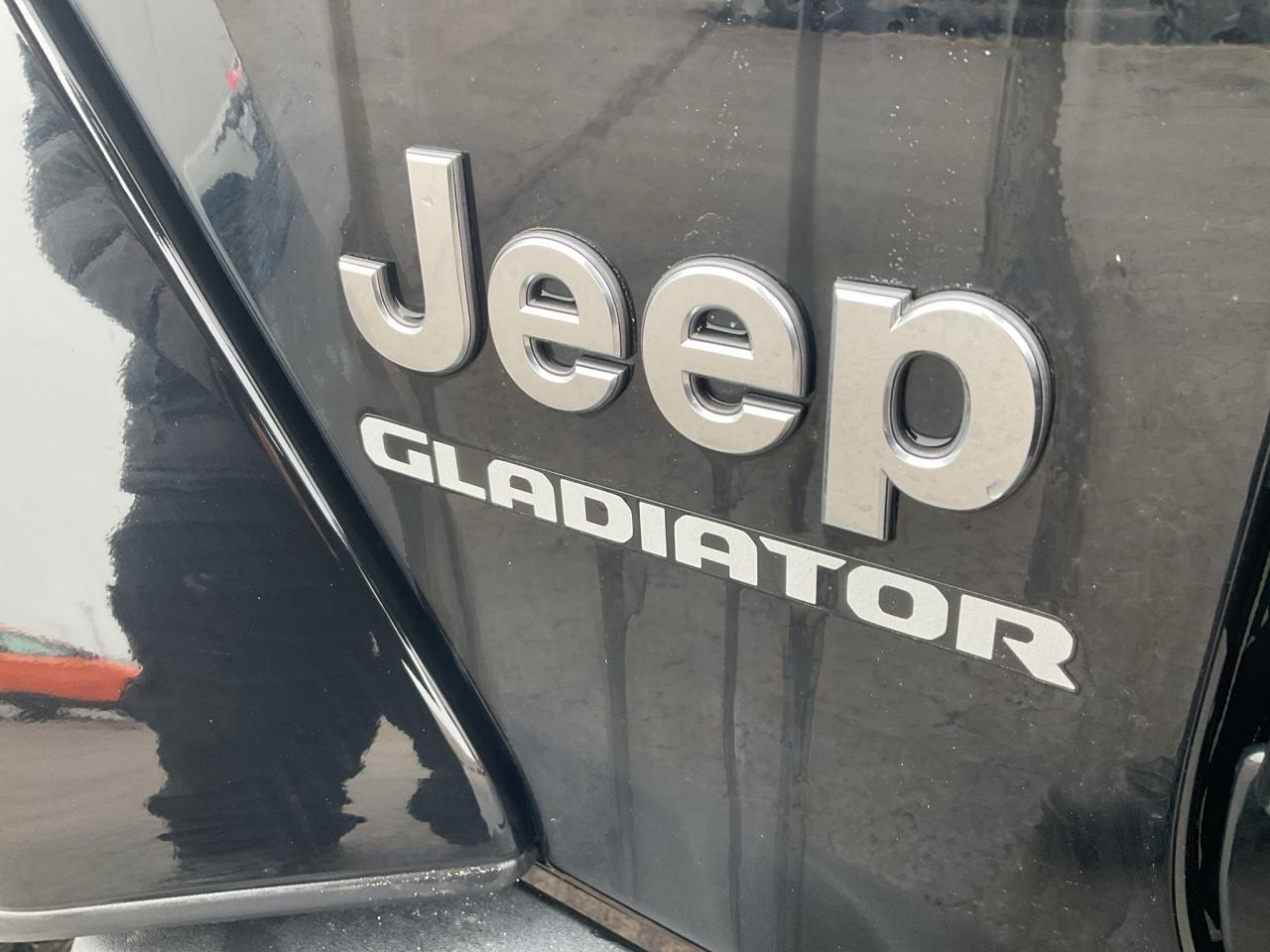 2021 Jeep Gladiator TRAILER TOW / TRAC-LOK DIFFERENTIAL / ALPINE SOUND Photo