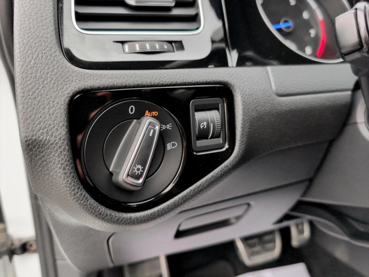 2017 Volkswagen Golf R DSG 4MOTION  **LOW KMS - AUTO** Photo