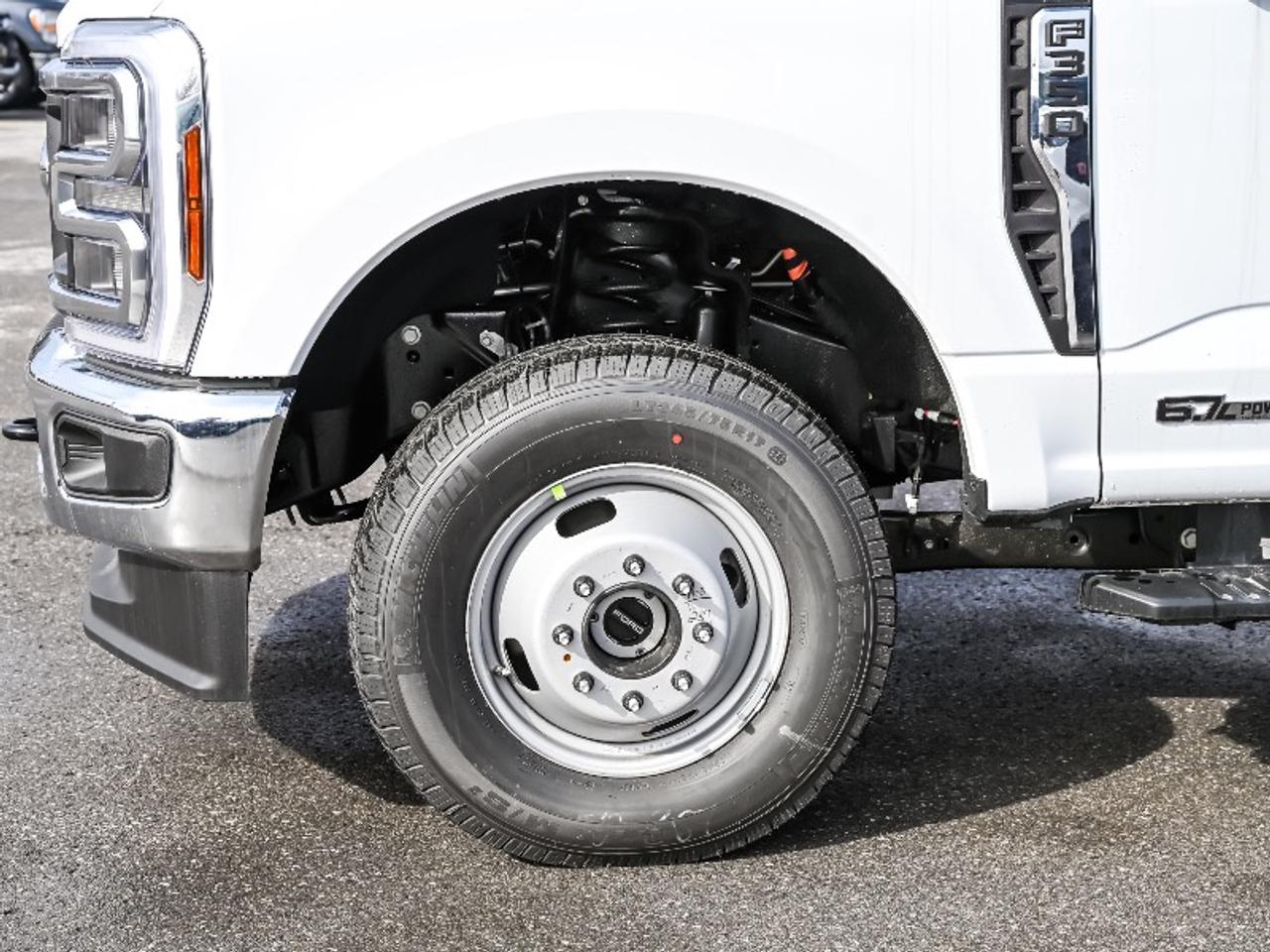 2026 Ford F-350 Super Duty DRW XLT Photo