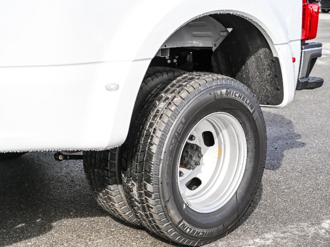 2026 Ford F-350 Super Duty DRW XLT Photo