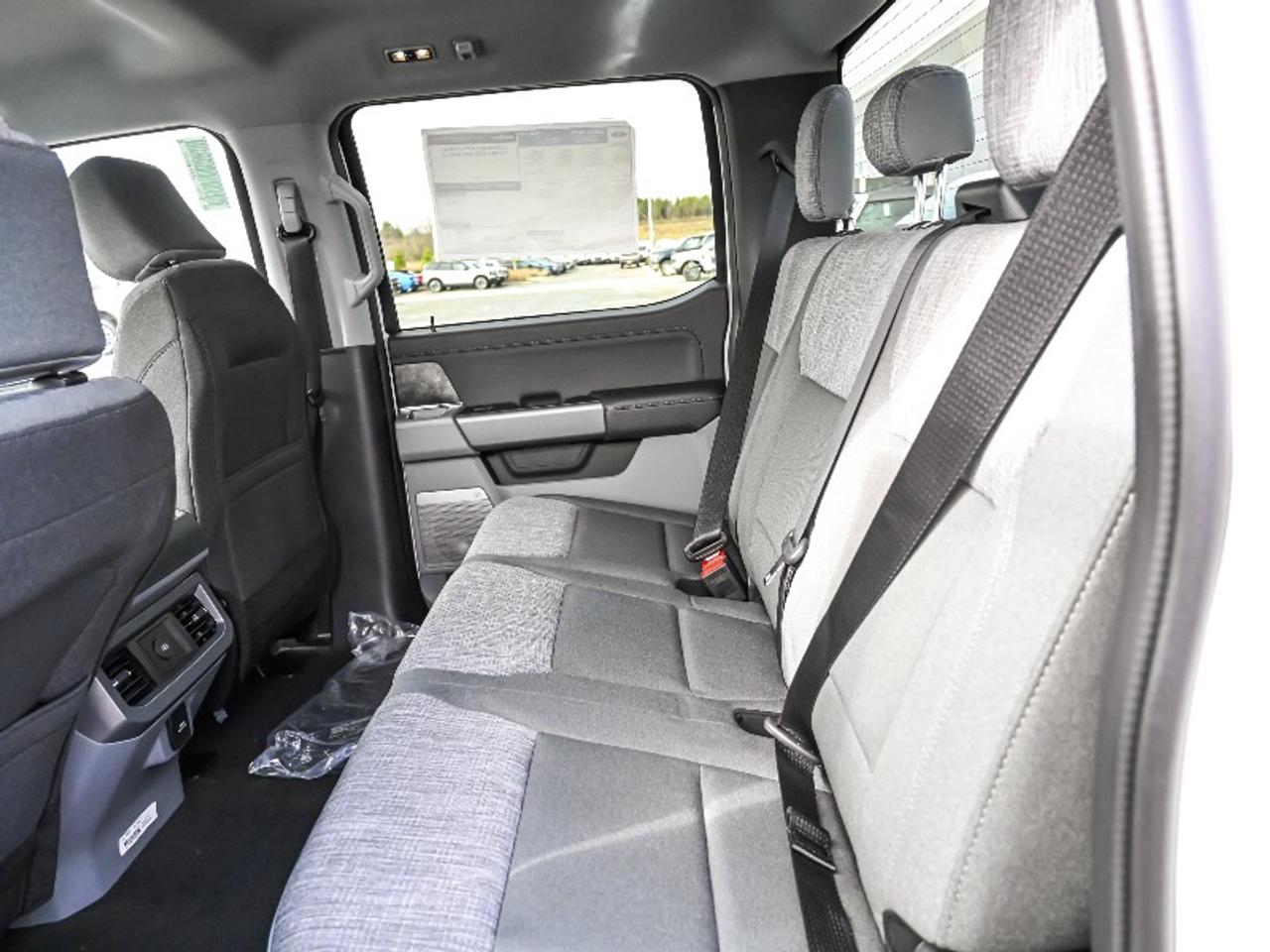 2026 Ford F-350 Super Duty DRW XLT Photo