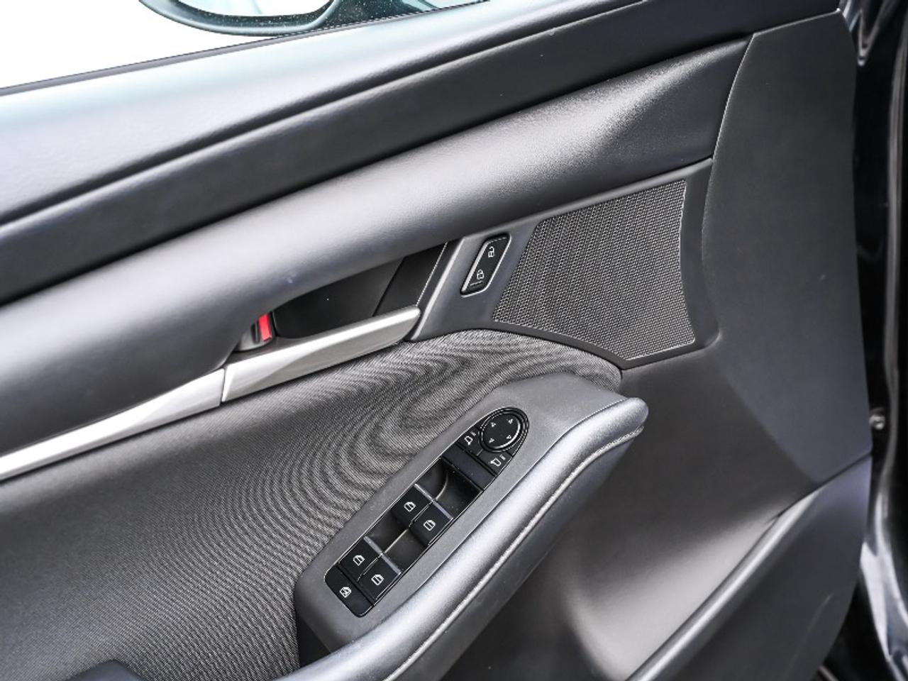 2024 Mazda MAZDA3 GS Photo