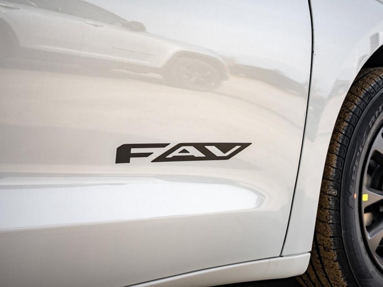 2026 Chrysler Pacifica Select Photo