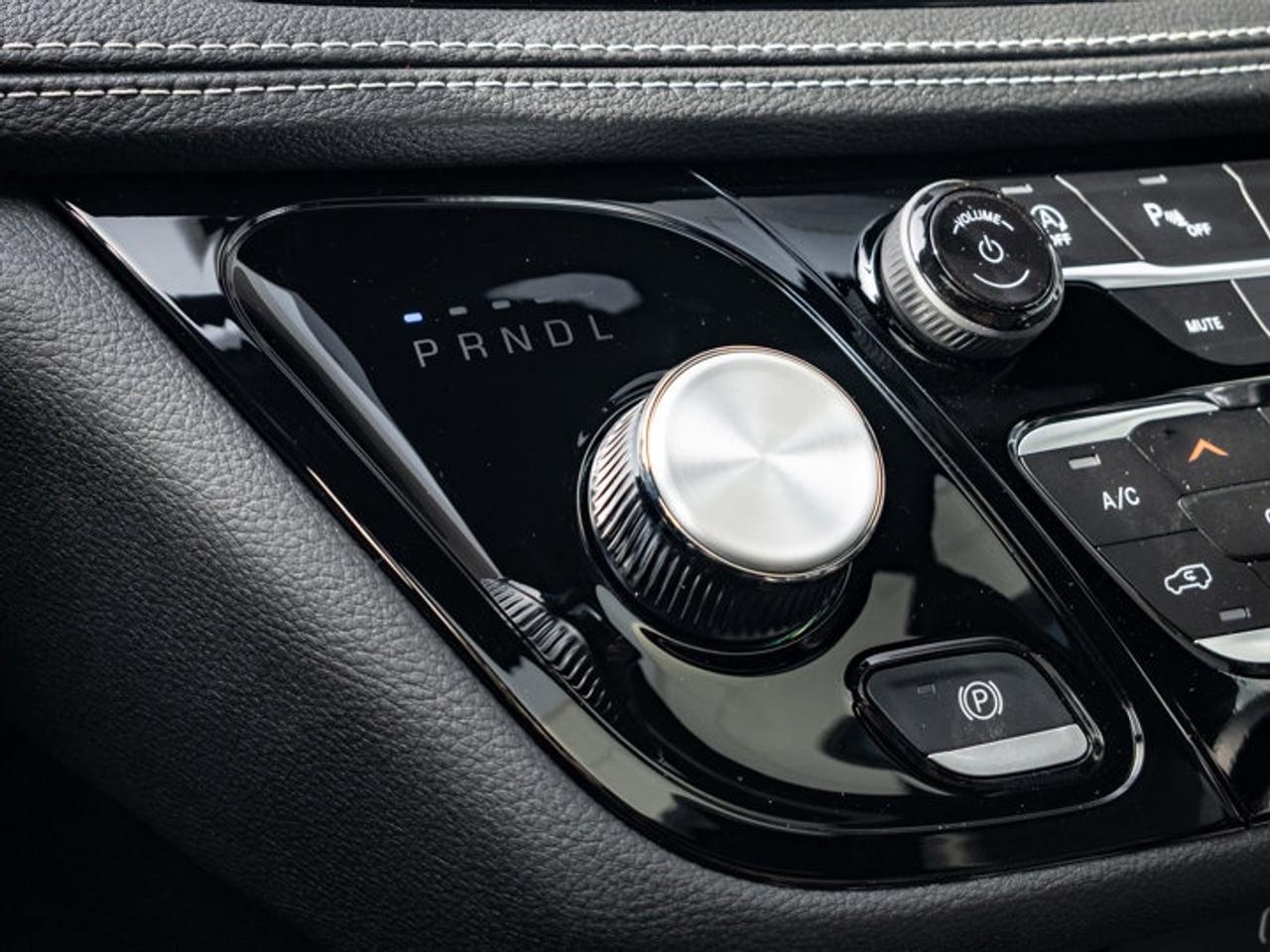 2026 Chrysler Pacifica Select Photo