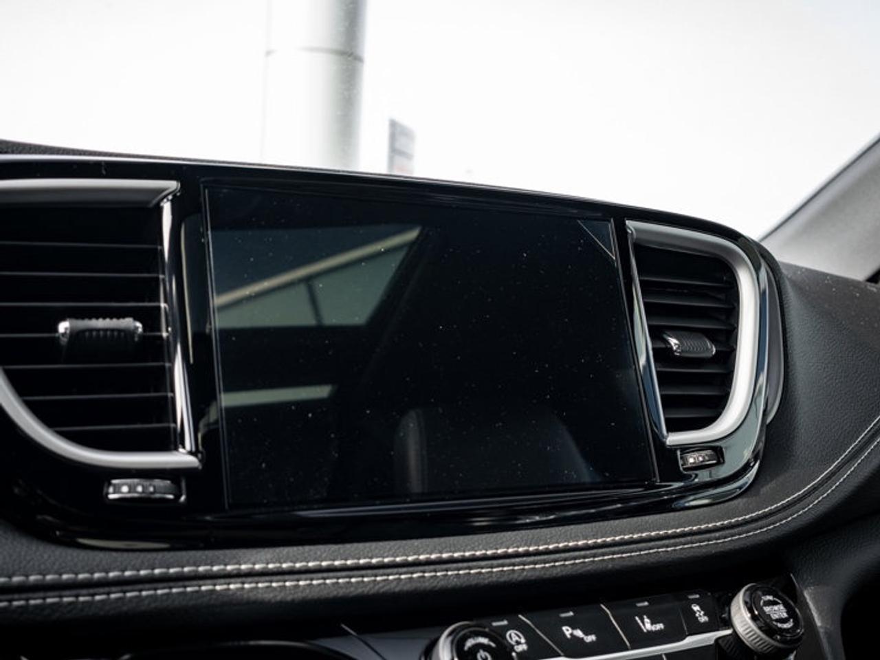 2026 Chrysler Pacifica Select Photo
