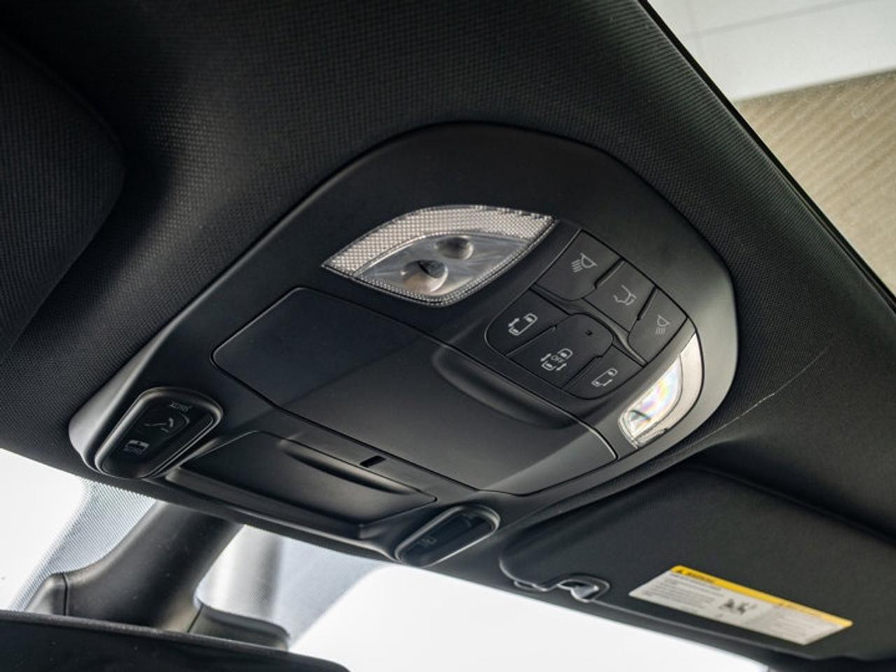 2026 Chrysler Pacifica Select Photo