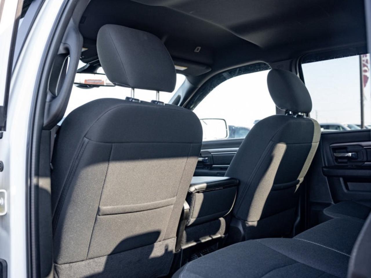 2023 RAM 1500 Classic WARLOCK Photo