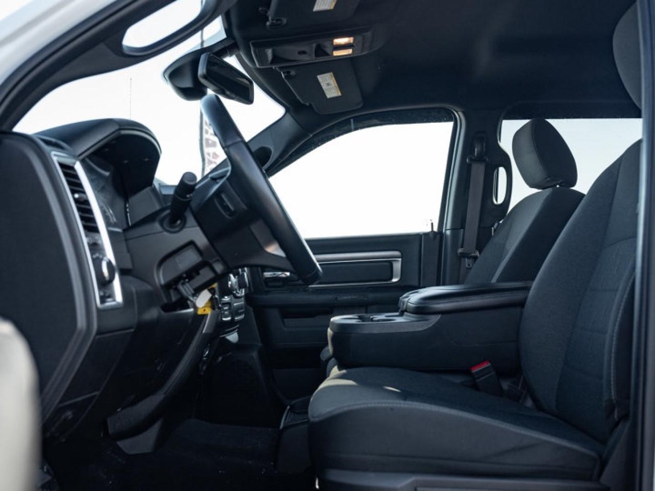 2023 RAM 1500 Classic WARLOCK Photo