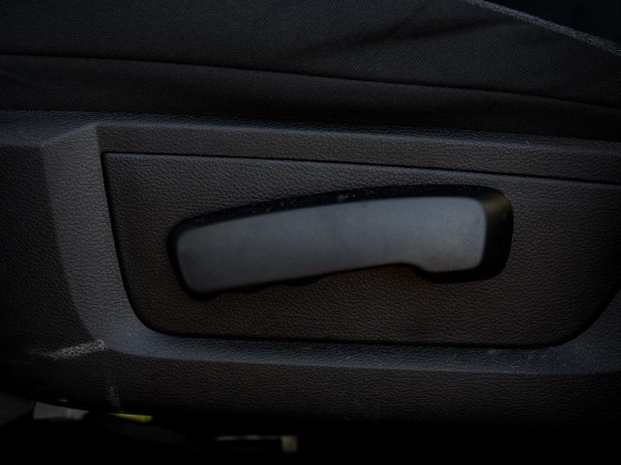 2023 RAM 1500 Classic WARLOCK Photo