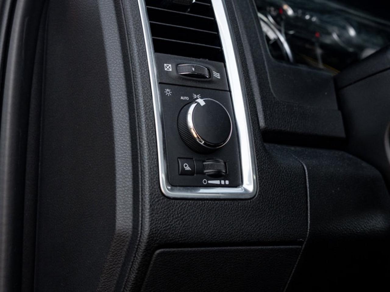 2023 RAM 1500 Classic WARLOCK Photo