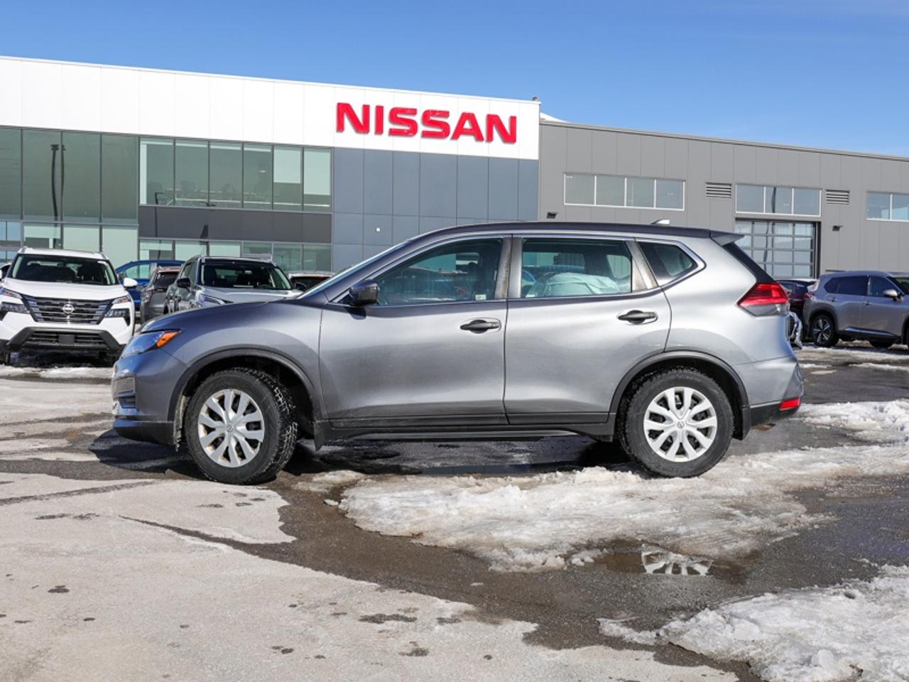 2017 Nissan Rogue - $97 B/W Photo