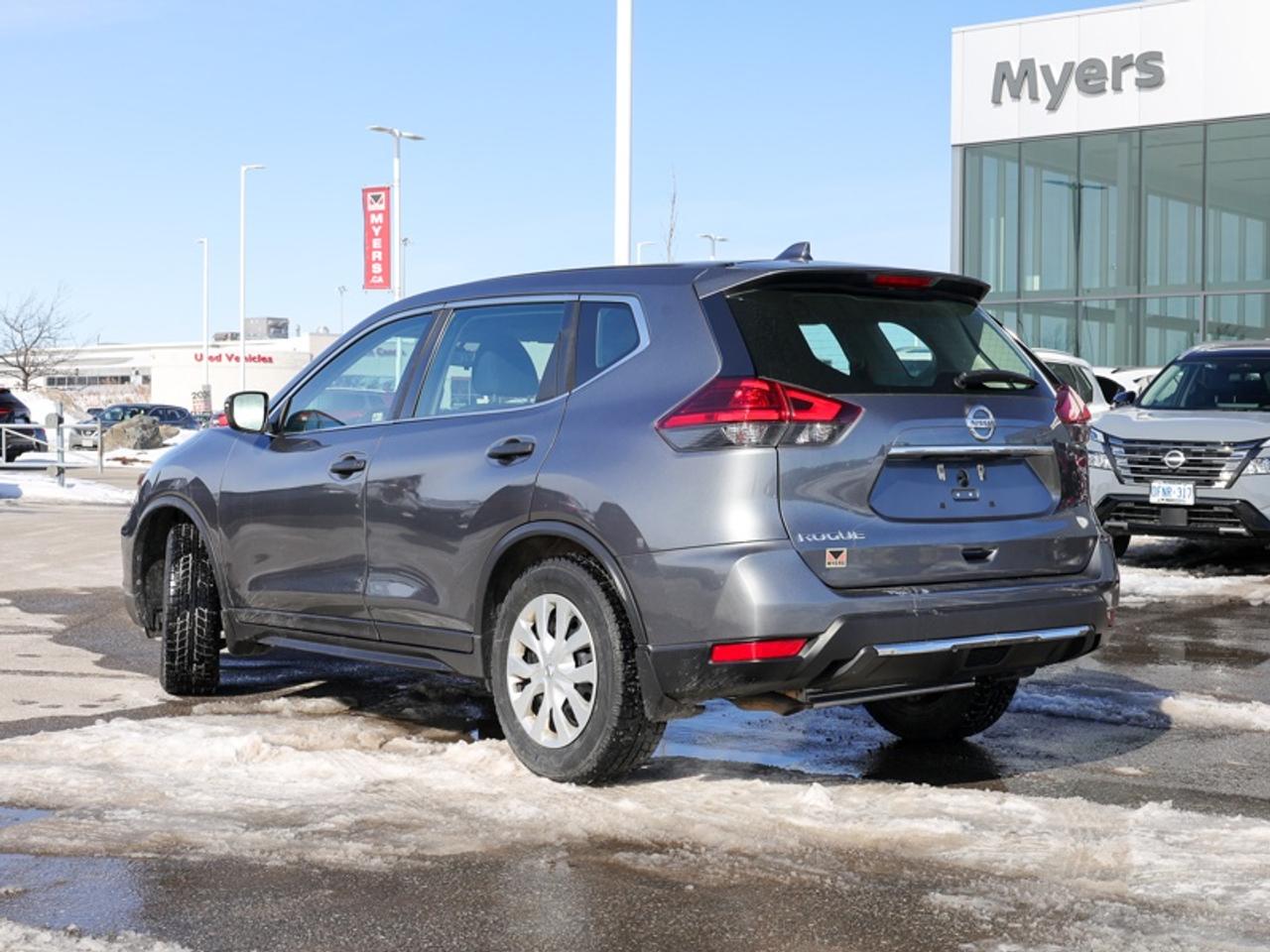 2017 Nissan Rogue - $97 B/W Photo
