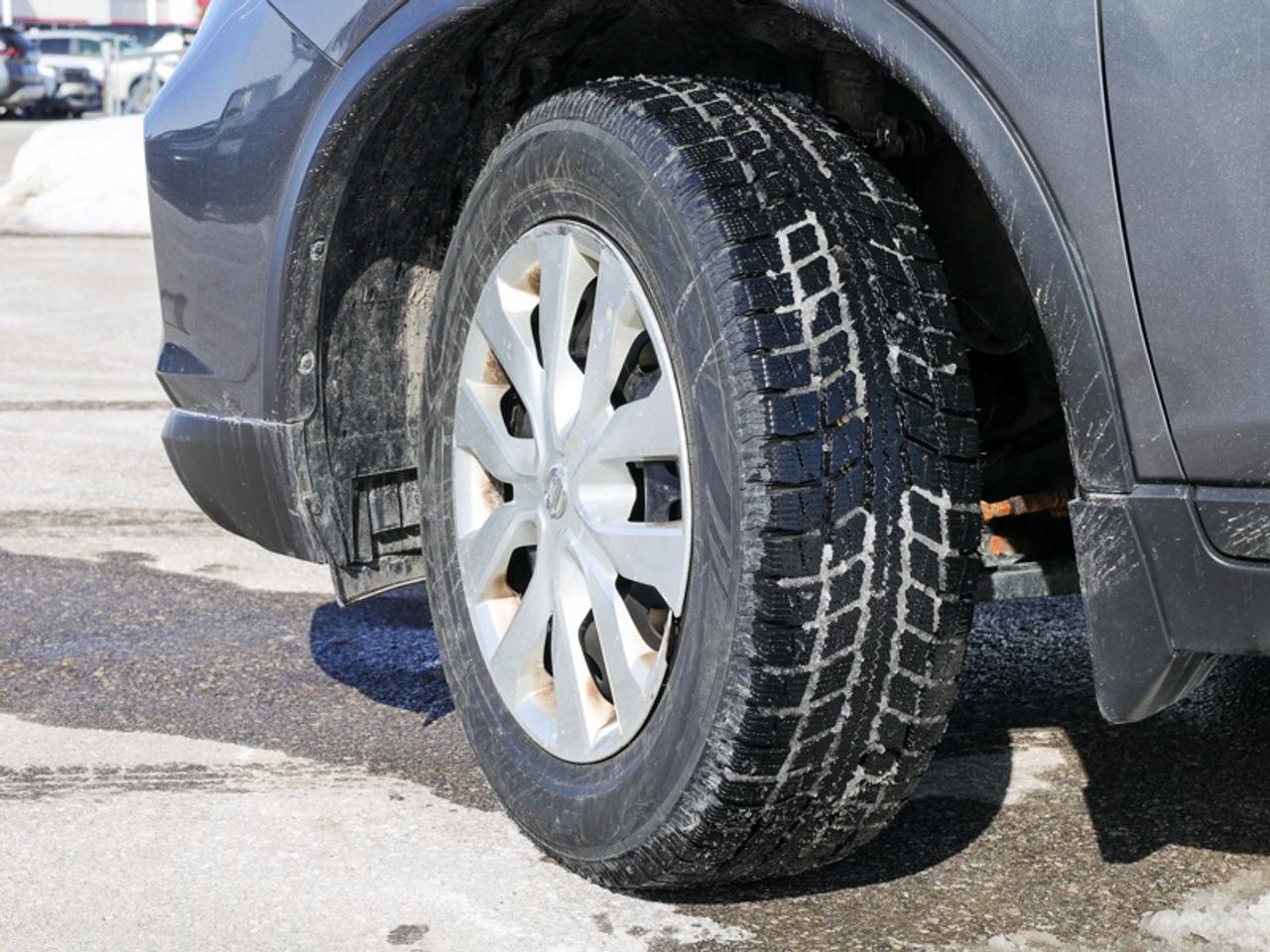 2017 Nissan Rogue - $97 B/W Photo