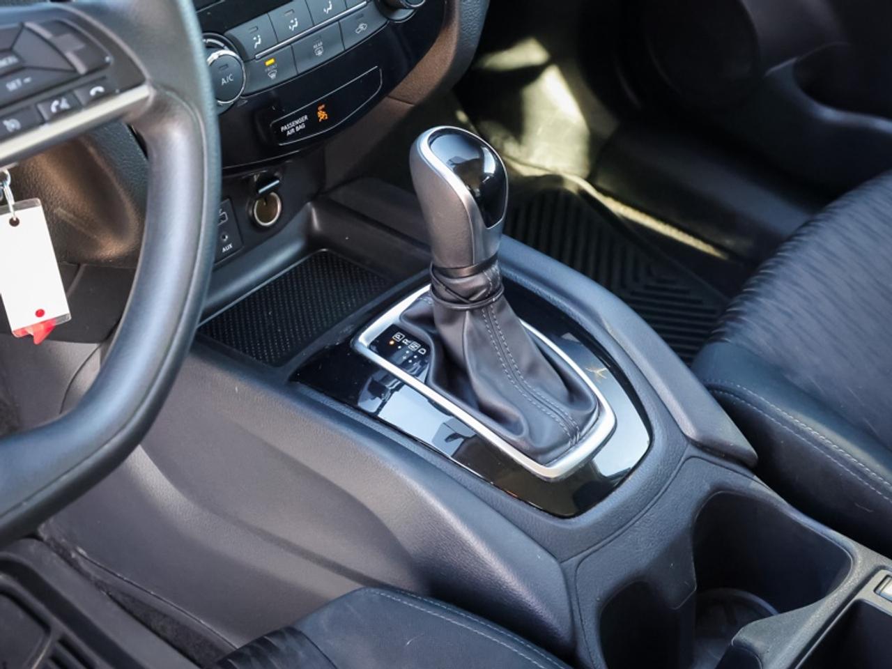 2017 Nissan Rogue - $97 B/W Photo